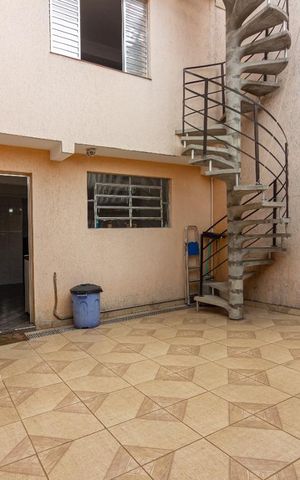 Casa à venda com 300m², 3 quartos e 2 vagasQuintal