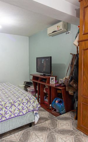 Casa à venda com 300m², 3 quartos e 2 vagasSuíte 