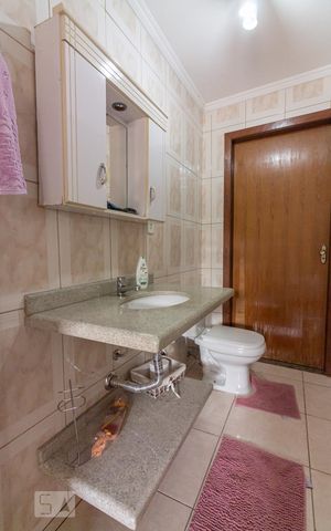 Casa à venda com 300m², 3 quartos e 2 vagasBanheiro