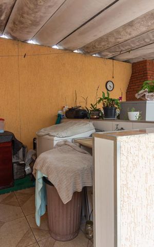 Casa à venda com 300m², 3 quartos e 2 vagasÁrea de serviço 