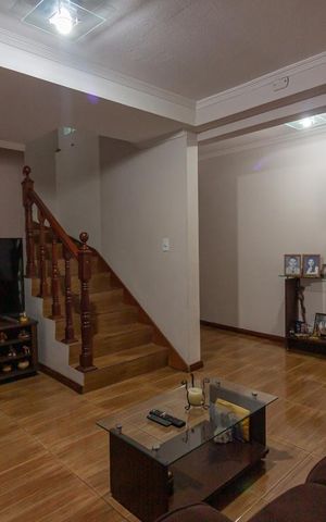 Casa à venda com 300m², 3 quartos e 2 vagasSala