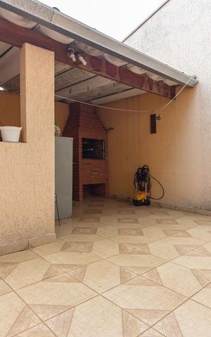 Casa à venda com 300m², 3 quartos e 2 vagasQuintal