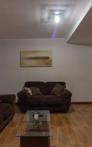 Casa à venda com 300m², 3 quartos e 2 vagasSala