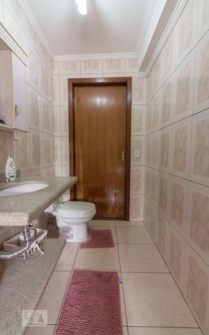 Casa à venda com 300m², 3 quartos e 2 vagasBanheiro