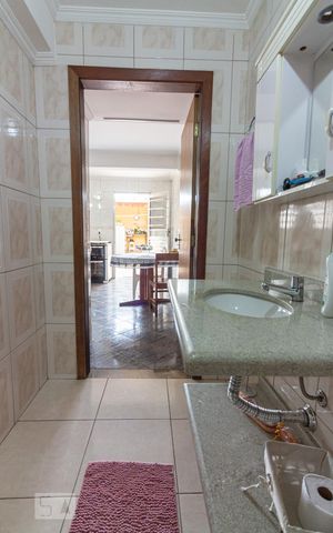 Casa à venda com 300m², 3 quartos e 2 vagasBanheiro