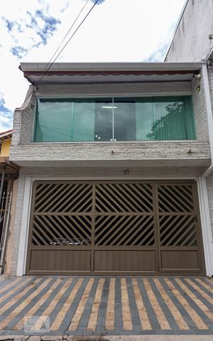 Casa à venda com 300m², 3 quartos e 2 vagasFachada