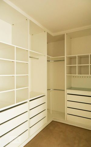 Casa à venda com 342m², 3 quartos e 4 vagas