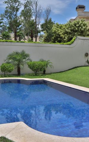 Casa à venda com 342m², 3 quartos e 4 vagas