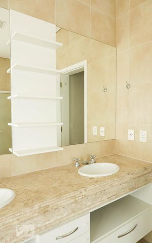Casa à venda com 342m², 3 quartos e 4 vagas