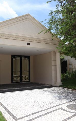 Casa à venda com 342m², 3 quartos e 4 vagas
