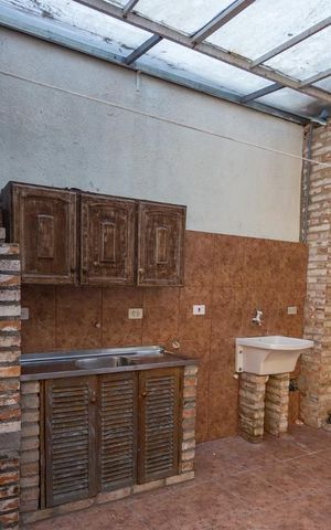 Casa à venda com 100m², 2 quartos e 8 vagas Casa à venda com 100m², 2 quartos e 8 vagasVaranda com churrasqueira