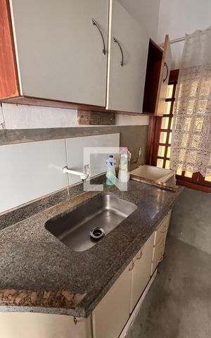 Casa para alugar com 440m², 8 quartos e 2 vagas Casa para alugar com 440m², 8 quartos e 2 vagasCozinha e Area Serviço Kitnet