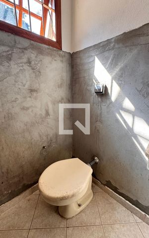 Casa para alugar com 440m², 8 quartos e 2 vagas Casa para alugar com 440m², 8 quartos e 2 vagasBanheiro kitnet