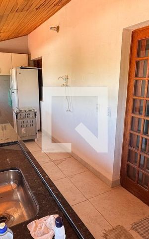 Casa para alugar com 440m², 8 quartos e 2 vagas Casa para alugar com 440m², 8 quartos e 2 vagasCozinha Casa 1