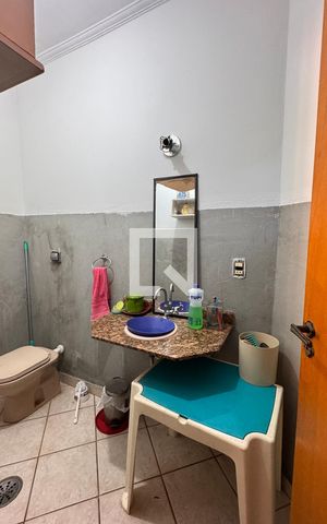 Casa para alugar com 440m², 8 quartos e 2 vagas Casa para alugar com 440m², 8 quartos e 2 vagasBanheiro Casa 3