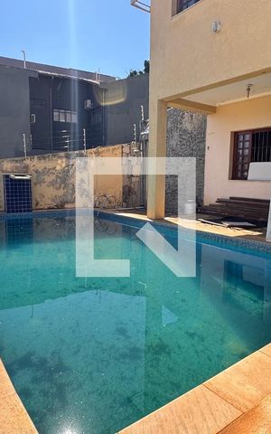 Casa para alugar com 440m², 8 quartos e 2 vagas Casa para alugar com 440m², 8 quartos e 2 vagasPiscina