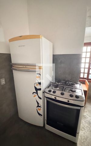 Casa para alugar com 440m², 8 quartos e 2 vagas Casa para alugar com 440m², 8 quartos e 2 vagasCozinha e Area Serviço Kitnet