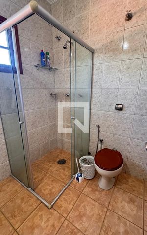 Casa para alugar com 440m², 8 quartos e 2 vagas Casa para alugar com 440m², 8 quartos e 2 vagasBanheiro 2 Casa 1