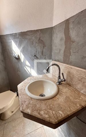 Casa para alugar com 440m², 8 quartos e 2 vagas Casa para alugar com 440m², 8 quartos e 2 vagasBanheiro Kitnet