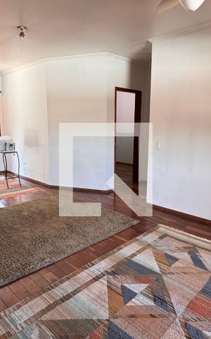 Casa para alugar com 440m², 8 quartos e 2 vagas Casa para alugar com 440m², 8 quartos e 2 vagasSala Casa 1
