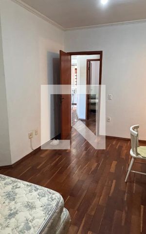 Casa para alugar com 440m², 8 quartos e 2 vagas Casa para alugar com 440m², 8 quartos e 2 vagasQuarto 3 Casa 1