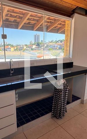 Casa para alugar com 440m², 8 quartos e 2 vagas Casa para alugar com 440m², 8 quartos e 2 vagasCozinha Casa 1
