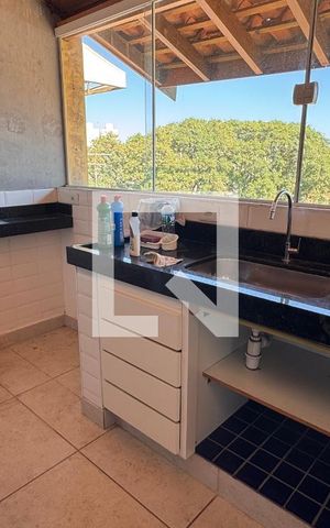Casa para alugar com 440m², 8 quartos e 2 vagas Casa para alugar com 440m², 8 quartos e 2 vagasCozinha Casa 1