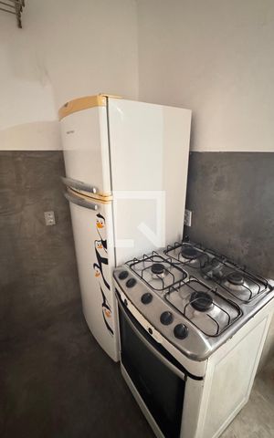 Casa para alugar com 440m², 8 quartos e 2 vagas Casa para alugar com 440m², 8 quartos e 2 vagasCozinha e Area Serviço Kitnet