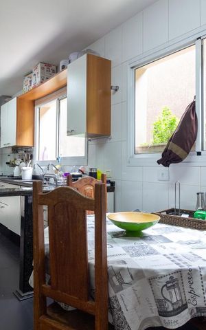 Casa para alugar com 300m², 4 quartos e 2 vagasCozinha