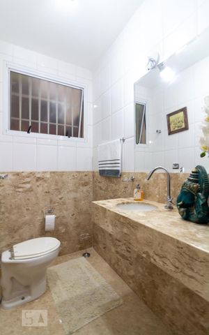 Casa para alugar com 300m², 4 quartos e 2 vagasLavabo