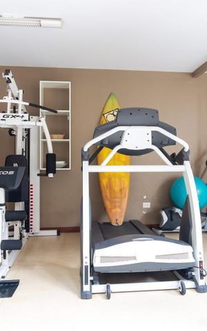 Casa para alugar com 300m², 4 quartos e 2 vagasAcademia