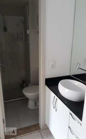 Apartamento para alugar com 46m², 1 quarto e 1 vaga Apartamento para alugar com 46m², 1 quarto e 1 vagaBanheiro