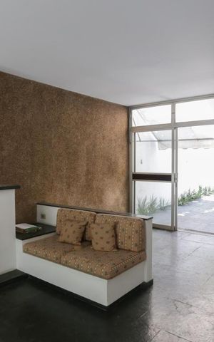 Casa à venda com 387m², 4 quartos e 6 vagas Casa à venda com 387m², 4 quartos e 6 vagasSala