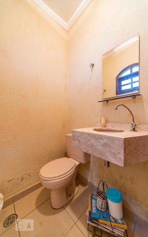 Casa à venda com 160m², 3 quartos e 2 vagas Casa à venda com 160m², 3 quartos e 2 vagasLavabo