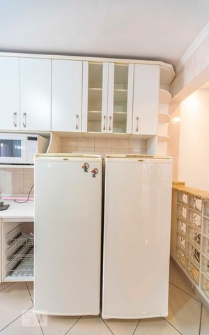 Casa à venda com 160m², 3 quartos e 2 vagas Casa à venda com 160m², 3 quartos e 2 vagasGeladeira e Freezer