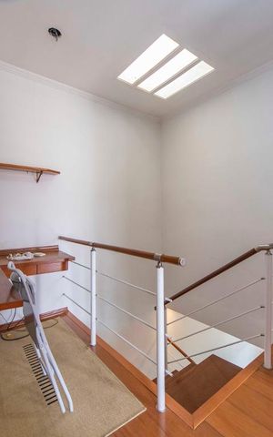 Casa à venda com 160m², 3 quartos e 2 vagas Casa à venda com 160m², 3 quartos e 2 vagasEscritório
