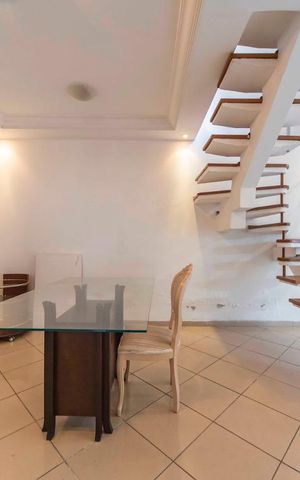 Casa à venda com 160m², 3 quartos e 2 vagas Casa à venda com 160m², 3 quartos e 2 vagasSala de Jantar