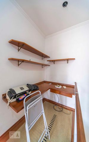 Casa à venda com 160m², 3 quartos e 2 vagas Casa à venda com 160m², 3 quartos e 2 vagasEscritório