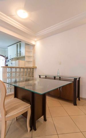 Casa à venda com 160m², 3 quartos e 2 vagas Casa à venda com 160m², 3 quartos e 2 vagasSala de Jantar