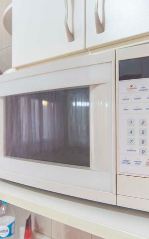 Casa à venda com 160m², 3 quartos e 2 vagas Casa à venda com 160m², 3 quartos e 2 vagasMicroondas