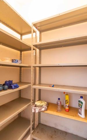 Casa à venda com 160m², 3 quartos e 2 vagas Casa à venda com 160m², 3 quartos e 2 vagasDespensa
