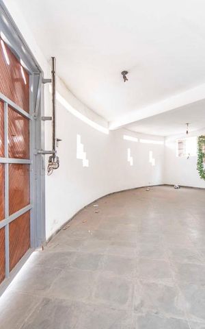 Casa à venda com 160m², 3 quartos e 2 vagas Casa à venda com 160m², 3 quartos e 2 vagasGaragem