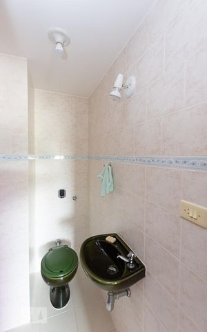 Apartamento para alugar com 223m², 3 quartos e 1 vaga Apartamento para alugar com 223m², 3 quartos e 1 vagaLavabo