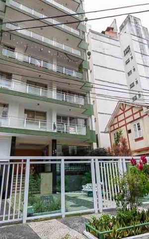 Apartamento para alugar com 223m², 3 quartos e 1 vaga Apartamento para alugar com 223m², 3 quartos e 1 vagaFrente