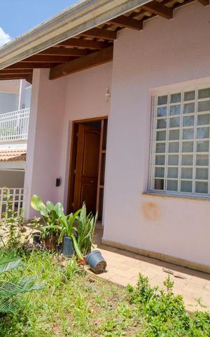 Casa à venda com 190m², 3 quartos e 4 vagasFachada