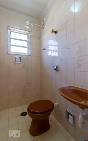 Casa à venda com 187m², 3 quartos e 4 vagasBanheiro - Edícula 