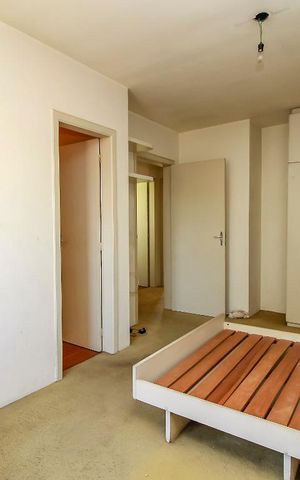 Casa à venda com 650m², 6 quartos e 6 vagasDormitorio 1 Suite 
