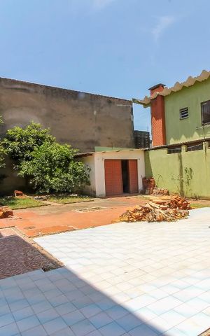 Casa à venda com 650m², 6 quartos e 6 vagasTerreno Fundos