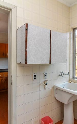 Casa à venda com 650m², 6 quartos e 6 vagasArea de Serviço Superior