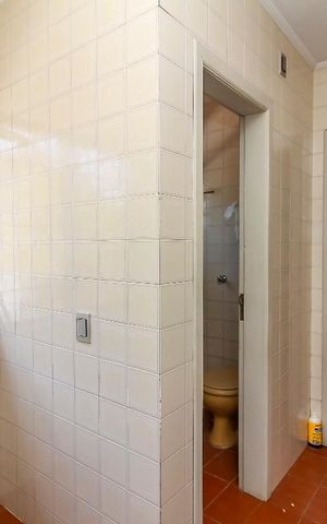 Casa à venda com 650m², 6 quartos e 6 vagasArea de Serviço Superior